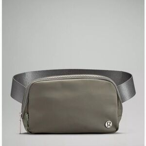 Lululemon army green belt bag
